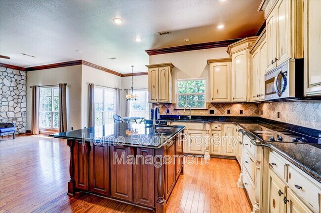 Building Photo - 7135 Sunset Ridge Cir