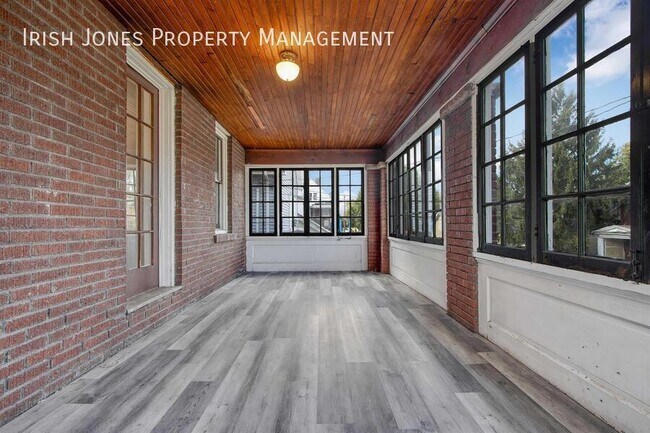 Building Photo - 1519 Whitney Ave
