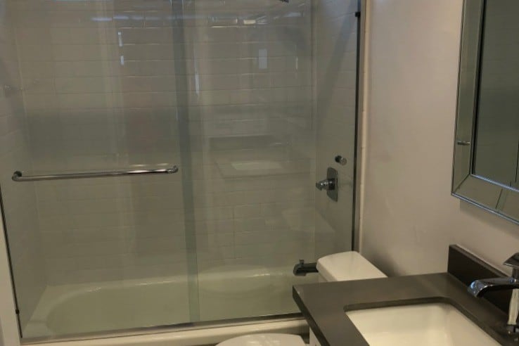 Second Bath with tub - 11130 Huston St