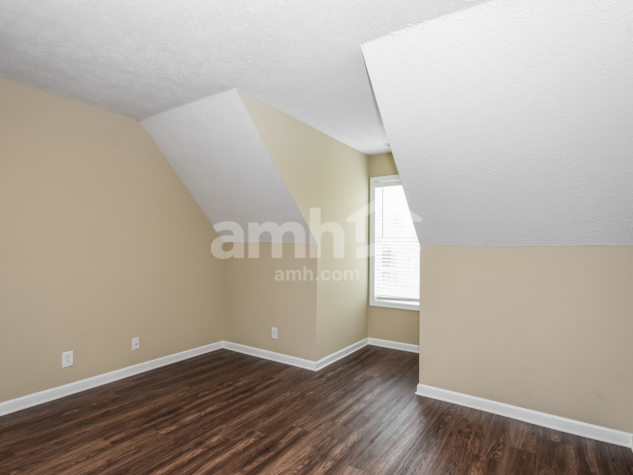 Building Photo - 3645 S Naples Ct