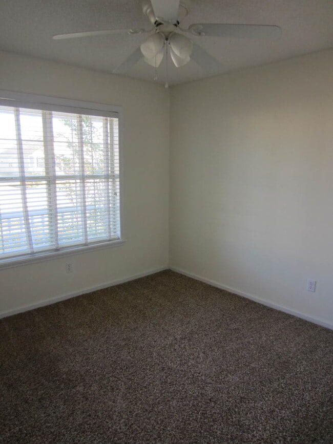 Building Photo - 3/2- Chadwyck Subdivision