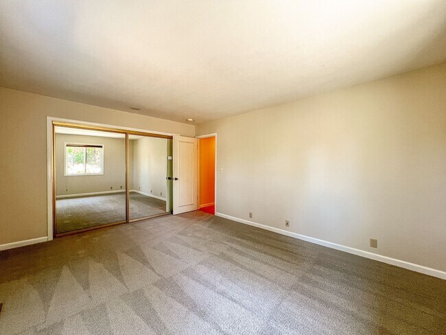 Building Photo - Charming Four Bedroom Home in Napa's Sough...