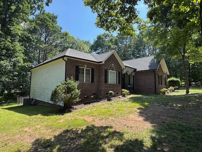 Building Photo - Charming 3-Bedroom Retreat in Wake Forest