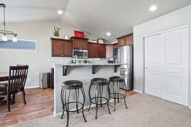 Building Photo - 218 Cliff Swallow Ave