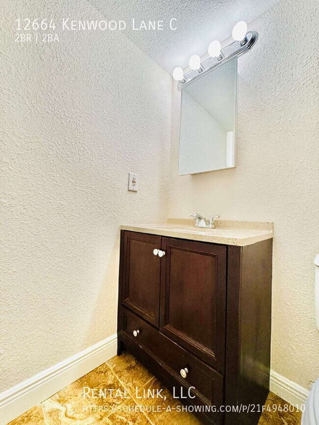 Building Photo - 12664 Kenwood Ln