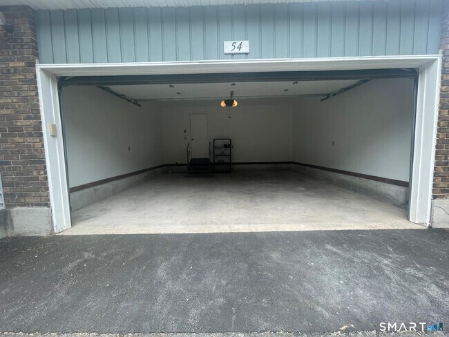 Building Photo - 54 Ivy Ln