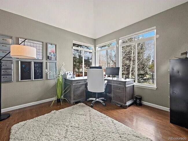 Building Photo - OMG this is a Stunning Large 5 BR House