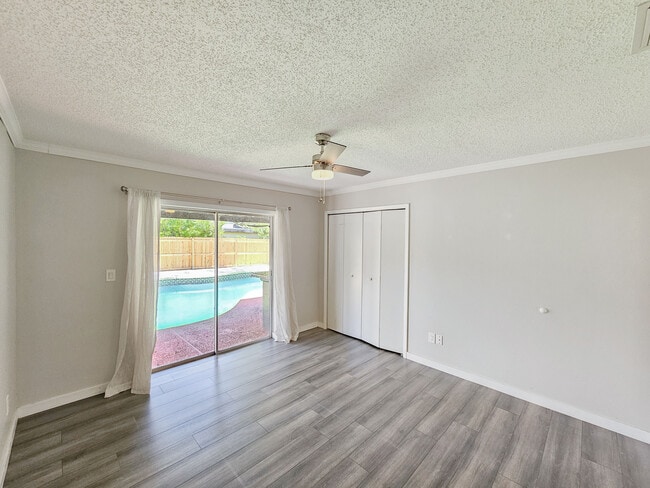 Building Photo - 608 Tangerine Ave