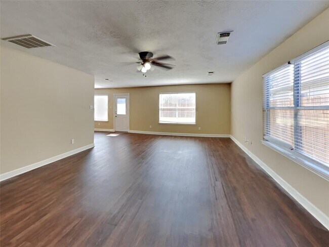 Building Photo - 14231 Bonham Oaks Ln