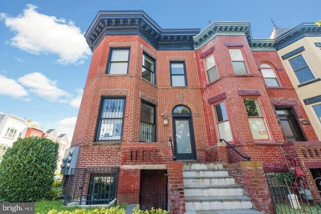 Building Photo - 2035 13th St NW