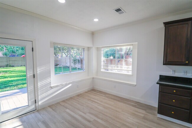 Building Photo - 14311 Ragus Lake Dr