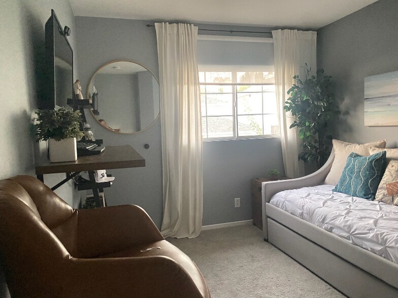 Building Photo - 2406 Maravilla Way