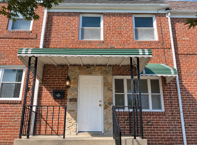 Building Photo - 1020 Wedgewood Rd
