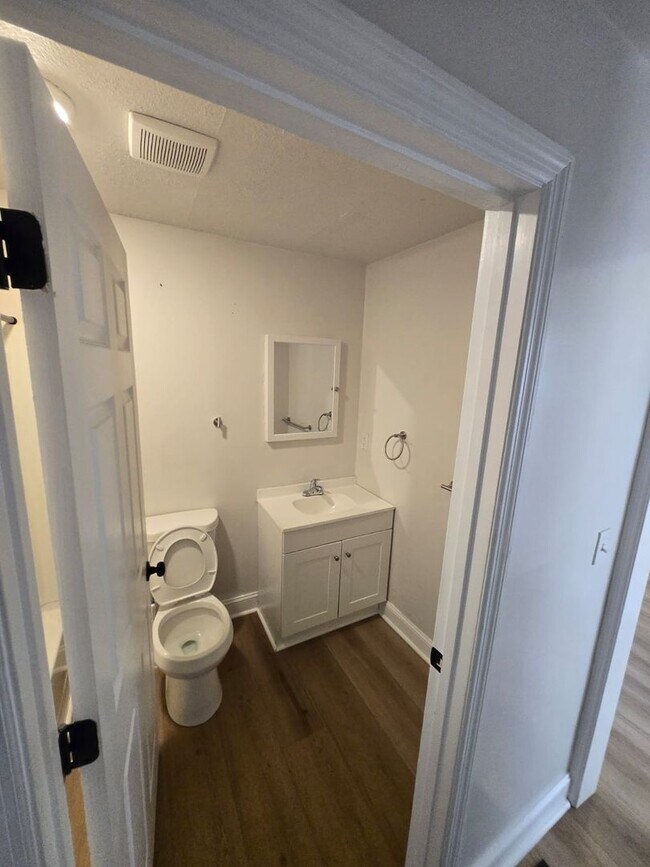 Building Photo - 3 Bedroom House: *Get $300 OFF your first ...
