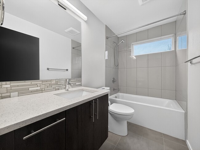 Building Photo - 2013 15th Ave S