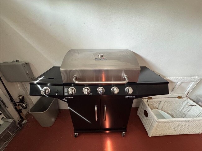 Building Photo - 1483 Hillview Ln