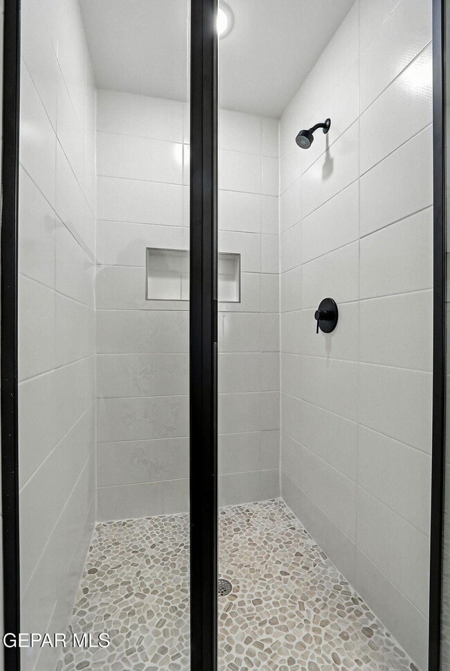 Building Photo - 941 Sandhurst Pl