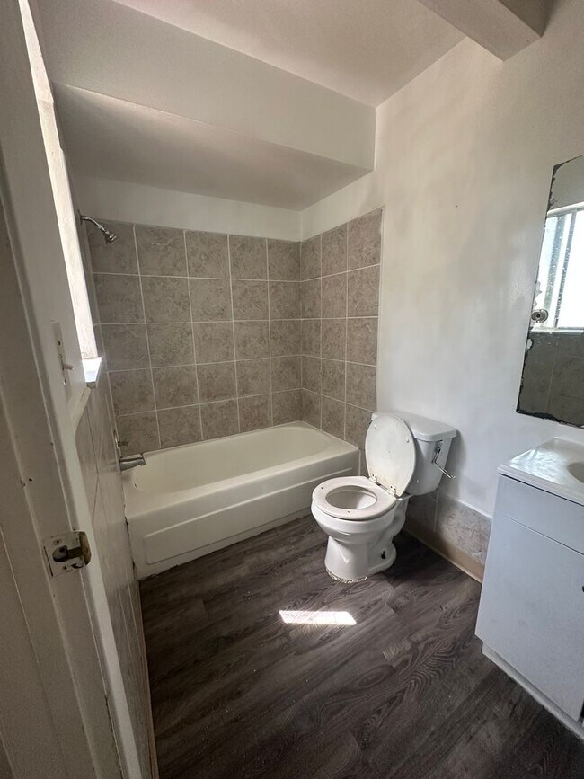 Building Photo - 4801 Belle Ter