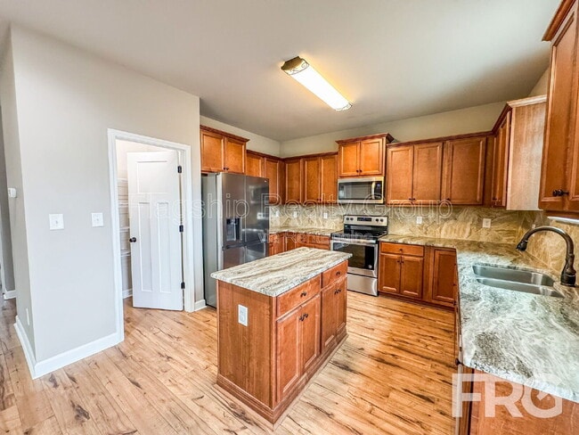 Building Photo - 419 Planters Ridge Dr