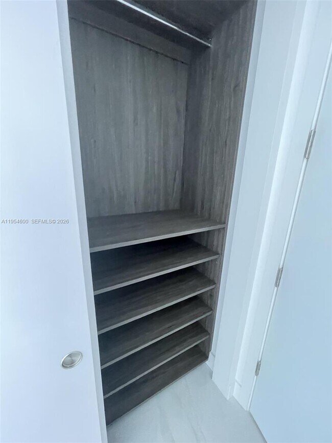 Building Photo - 17550 Collins Ave