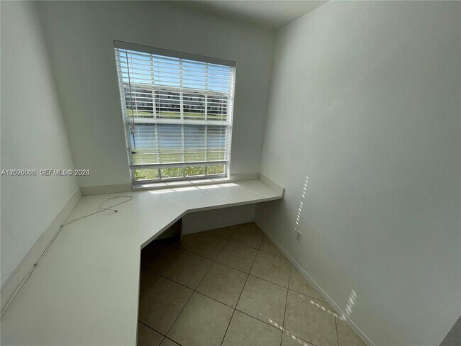 Building Photo - 4304 SW 131st Ln