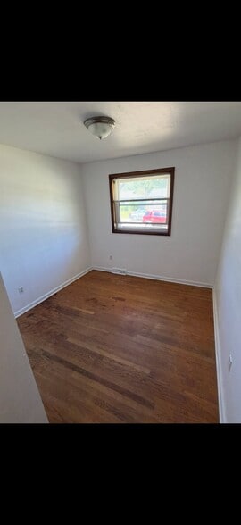 Building Photo - 709 Porter St