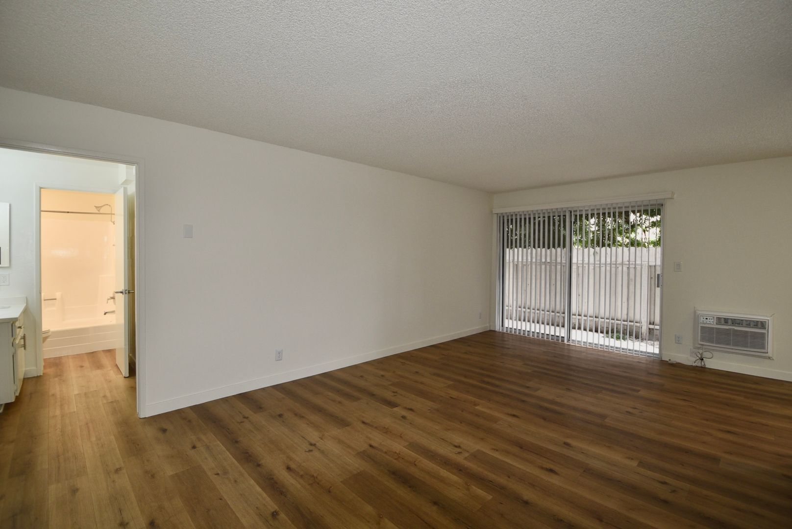 Building Photo - 6115 Whitsett Ave