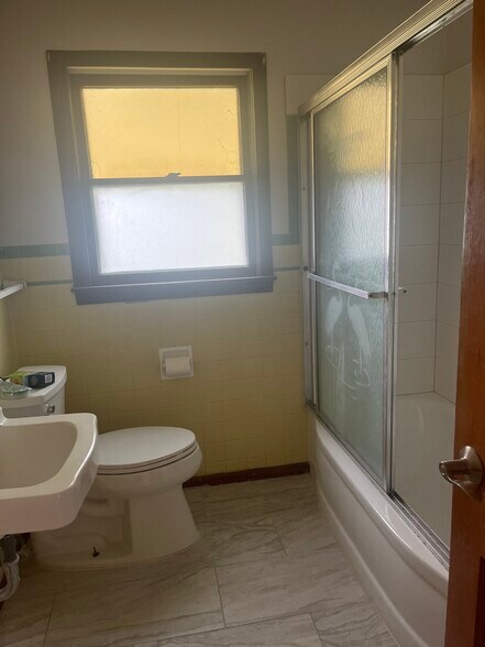 Bath - 302 Aviation Ave