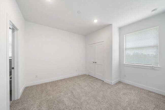 Building Photo - 12762 Grayson County Dr