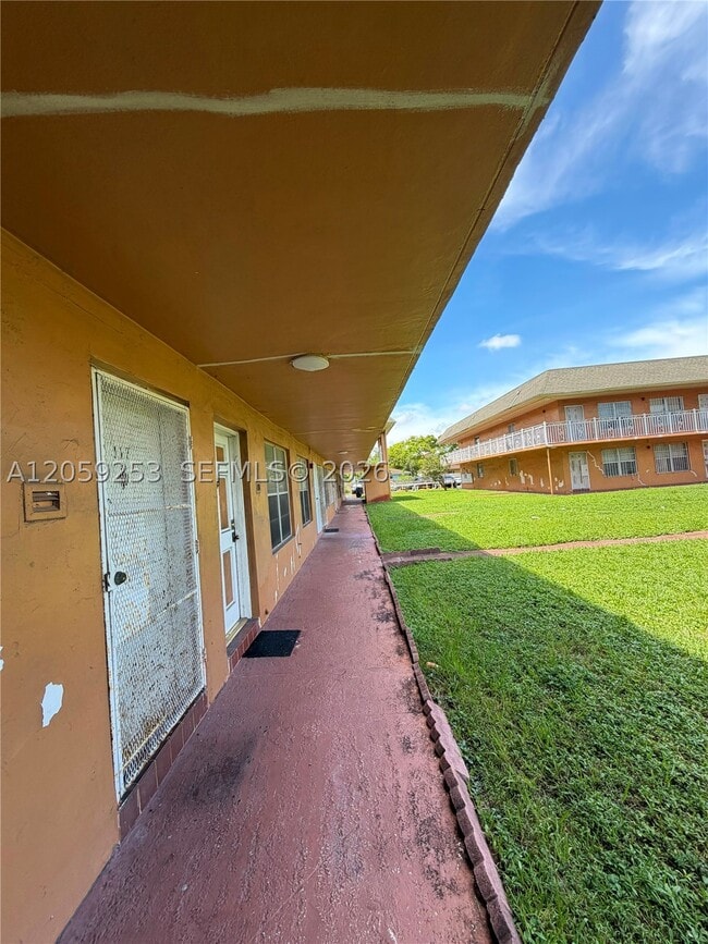 Building Photo - 291 NW 177th St