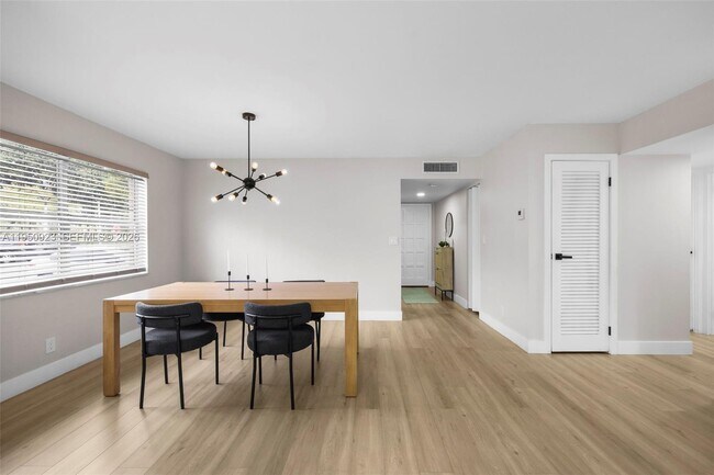 Building Photo - 6100 S Falls Cir Dr