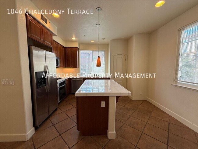 Building Photo - 1046 Chalcedony Terrace