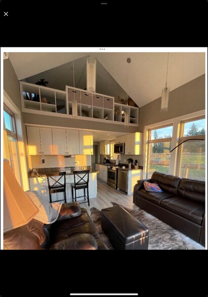 High ceilings - 35227 58th Ave S