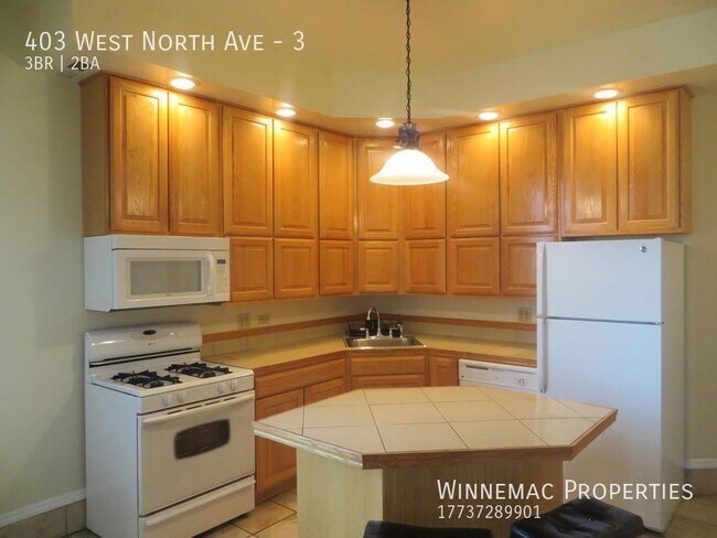 Building Photo - 403 W North Ave