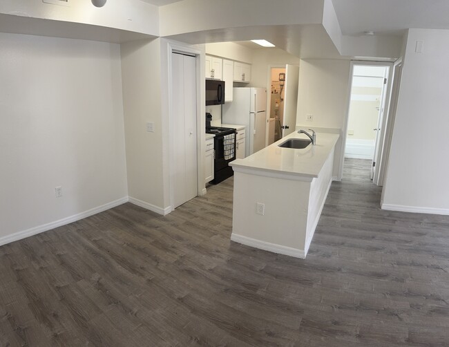 Building Photo - 3016 Parkway Blvd