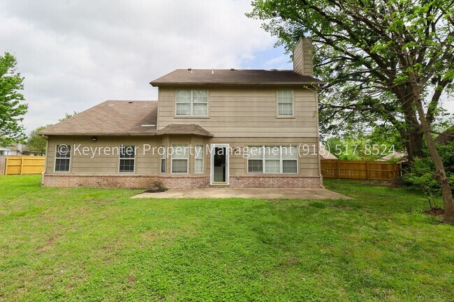 Building Photo - 4 Bed | 2 Bath in Broken Arrow!