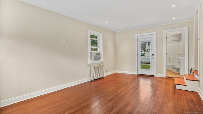 Building Photo - 75 W Parish Rd