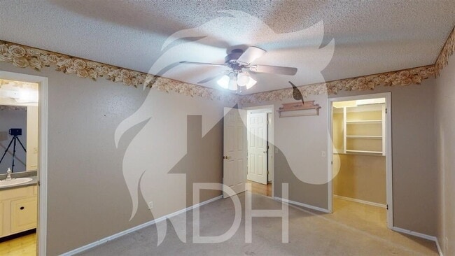 Building Photo - "Charming 3-Bed Home  in Woodward!"