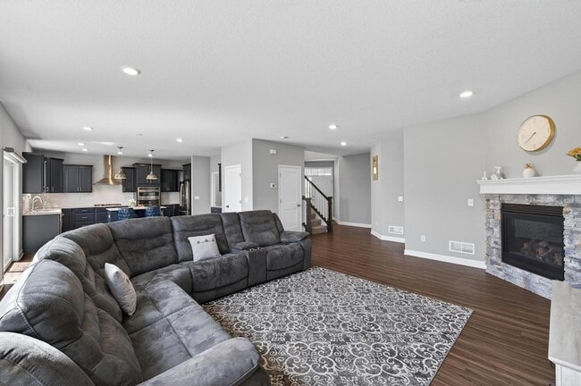 Building Photo - 1559 Edgebrook Ln