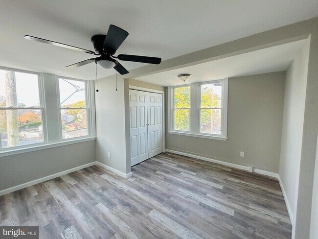 Building Photo - 326 Fountain St