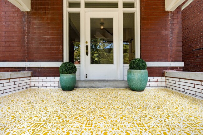 Building Photo - 3971 Juniata St