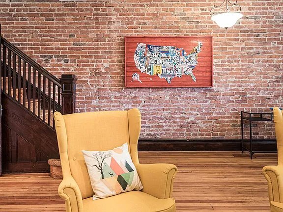 Building Photo - 1008 8th St NE