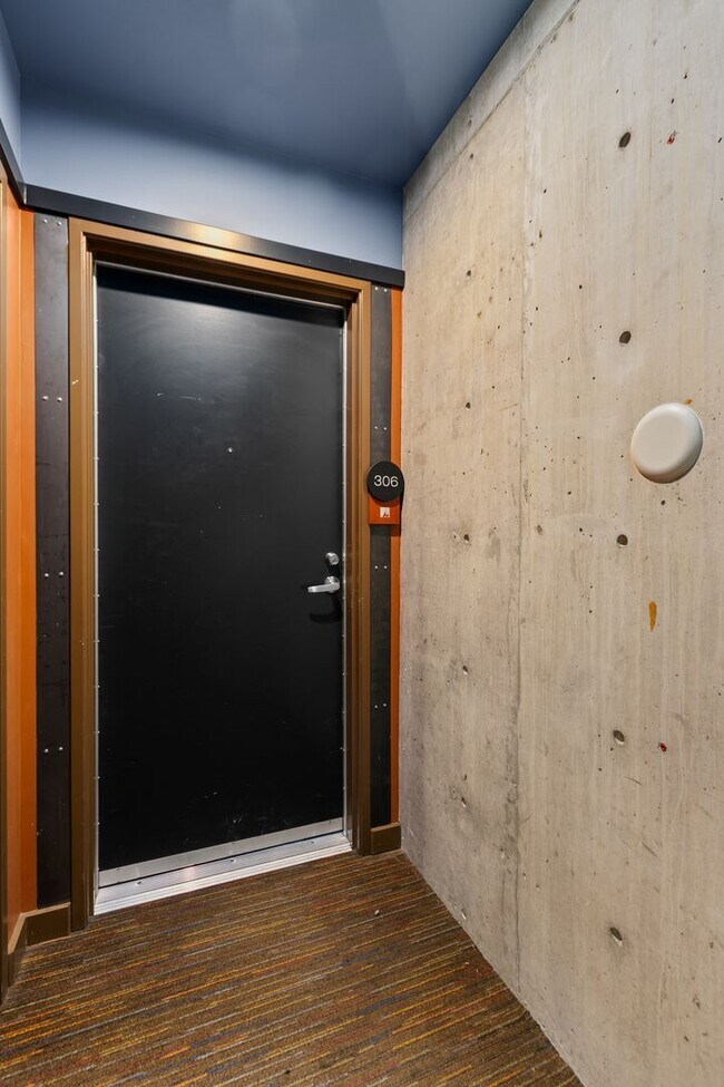 Building Photo - 1bd/1ba Seattle Condo