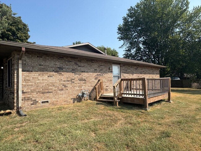 Building Photo - 3710/3714 N Farm Rd 165