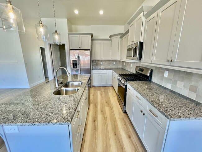 Building Photo - Three Bedroom Home in Washington Fields