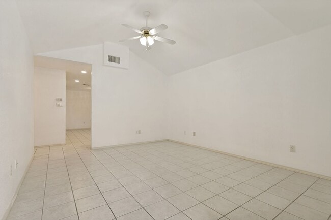 Building Photo - 2-BEDROOM, 2.5-BATHROOM + FLEX SPACE DUPLEX/CONDOMINIUM IN TERRELL HEIGHTS