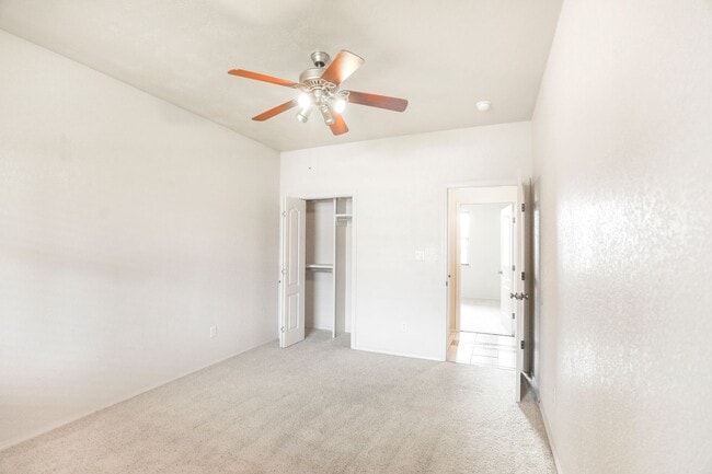 Building Photo - 3 Bedroom 2 Bathroom plus Office