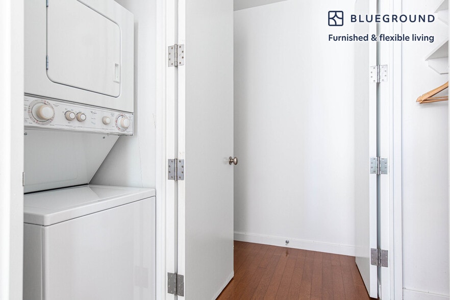 Building Photo - 1600 Broadway-SI FL19-ID595