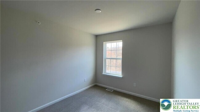 Building Photo - 1137 Martin Rd