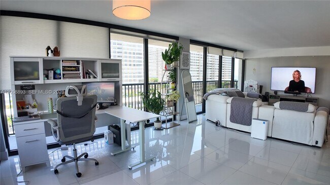 Building Photo - 2049 S Ocean Dr